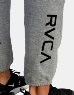 RVCA SWIFT SWEATPANT HEATHER GREY 11 RVCA SWIFT SWEATPANT HEATHER GREY -SurfVibe Shop rvca va swift sweat pant heather grey 12